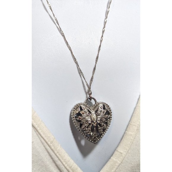 Charming Charlie Puffed Heart Pearl Necklace - Picture 6 of 13